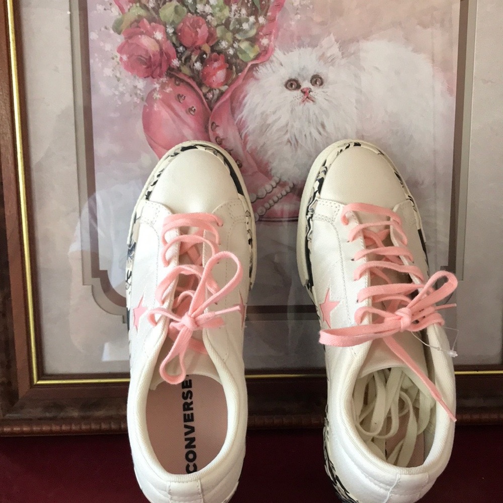 Converse Sneakers size 8